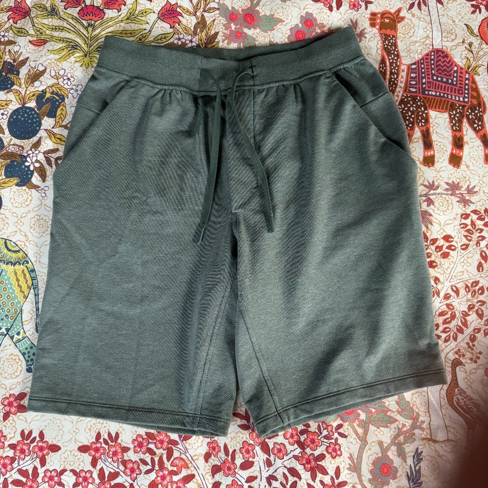 Lululemon Men's City Sweat Shorts 9" Green - Size Medium